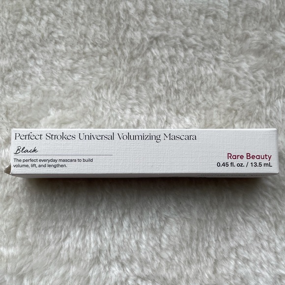 🍁NEW Rare Beauty Perfect Strokes Universal Volumizing Mascara - Picture 2 of 4